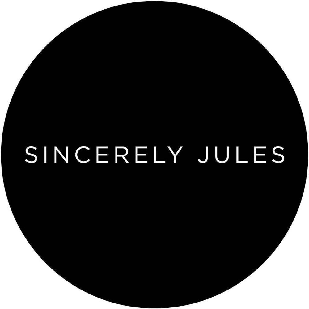 Sincerly Jules Distressed blue denim jeans, size 1/25, featuring a straight leg - Picture 5 of 6